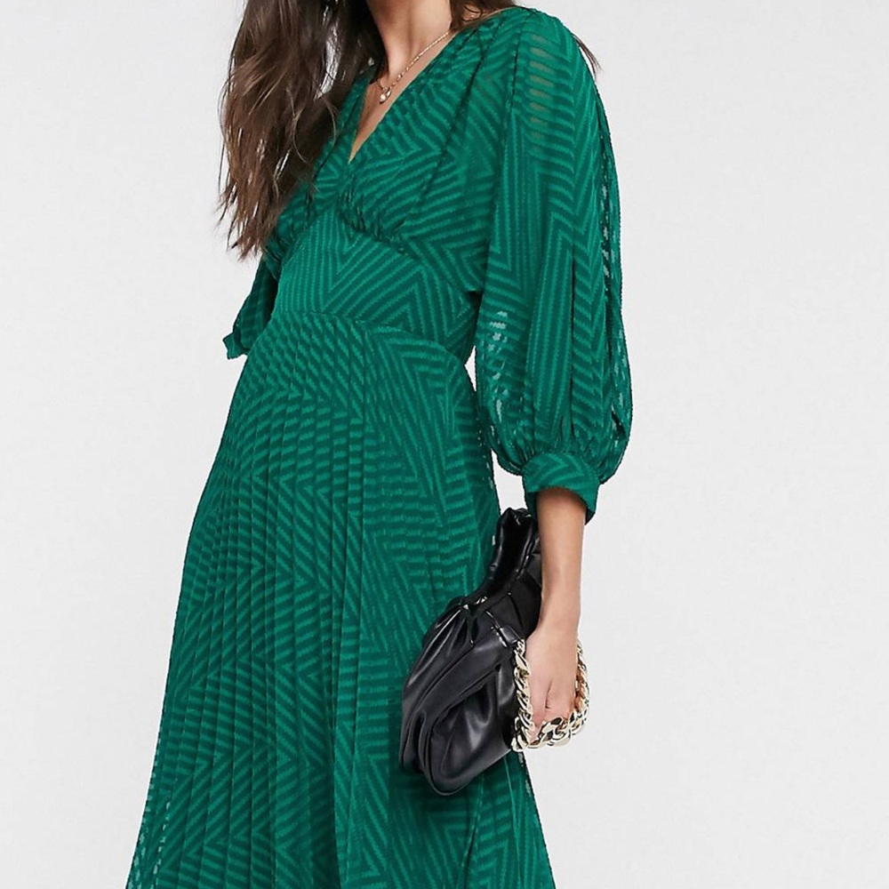 Never worn! Emerald ASOS pleated chevron midi dress - 16